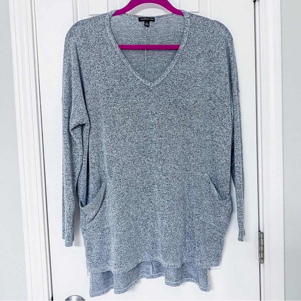 GORDMANS • Gray V-Neck Long Sleeve Tunic Top w/ Pockets